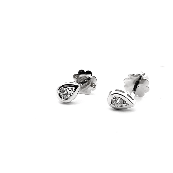 18K Gold Diamond Stud Earrings GED070