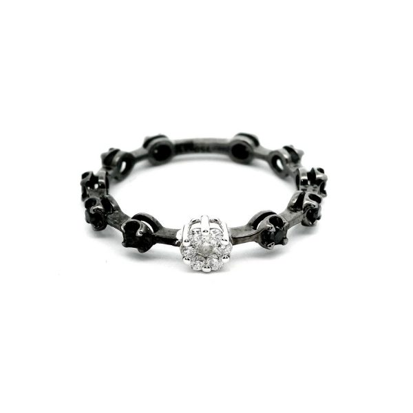 Bold Pavé Diamond Solitaire in Black Rhodium -18K Gold GRD139