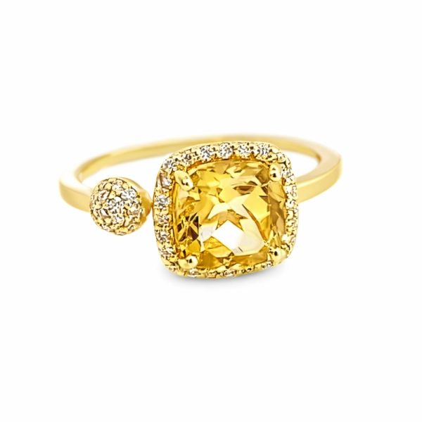 Elegant Gold Cushion Cut Ring with Diamond Accents GRD115