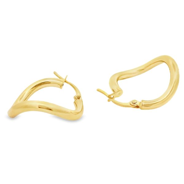 18K Gold Wavy Hoop Earrings GE044