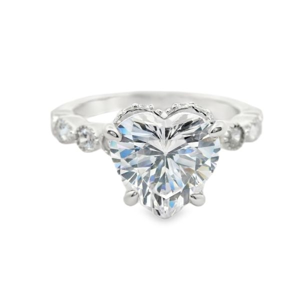 Argento Luxe: Magnificent Heart-Shape Silver CZ Ring SR007