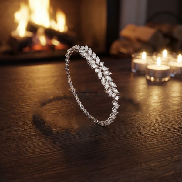 Sophisticated 18K Diamond Leaf Bracelet GBD040