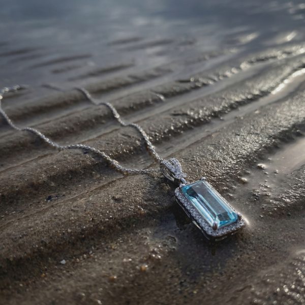 18K Aquamarine Diamond Pendant | Serene Luxury GPD057