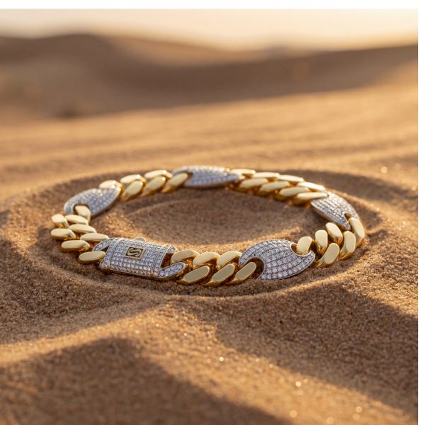 18K Gold Pave-Set Cubic Zirconia Mariner Link Bracelet GB043