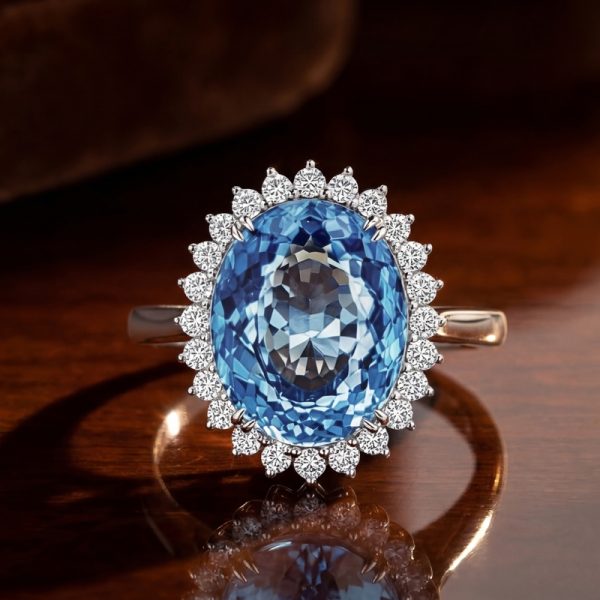 18K Gold Santa Maria Aquamarine Ring | Diamond Halo GRD081