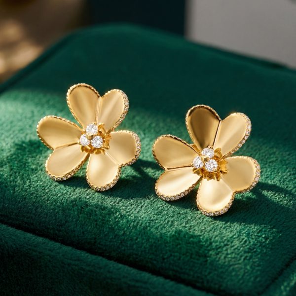 18K Gold Earrings - 0.95cts Natural Diamond Floral Studs GED037