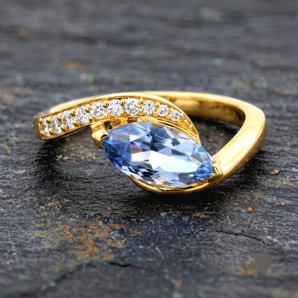 Marquise Cornflower Sapphire Ring with Diamonds | 18K Gold GRD214