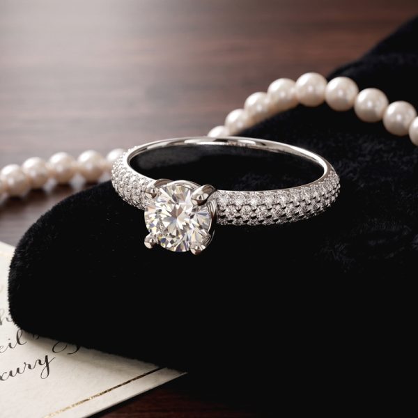 GIA-Certified 0.47ct D/VVS2 Diamond Ring | 18K Gold GRS230