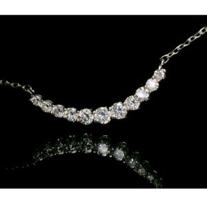 18K Gold Diamond Curve Necklace GPD021